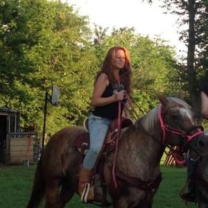 Meet your Posher, Carla